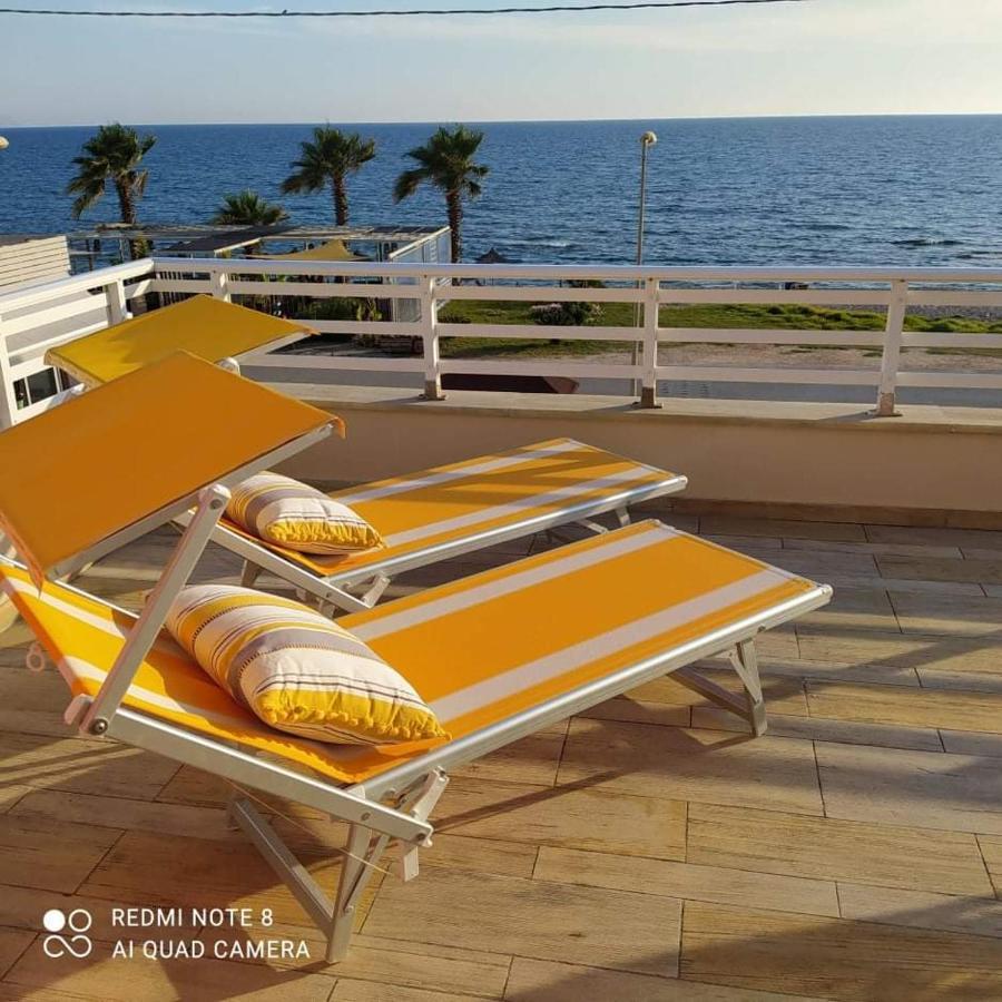 Suite In Front Of The Sea Nea Thesi エクステリア 写真