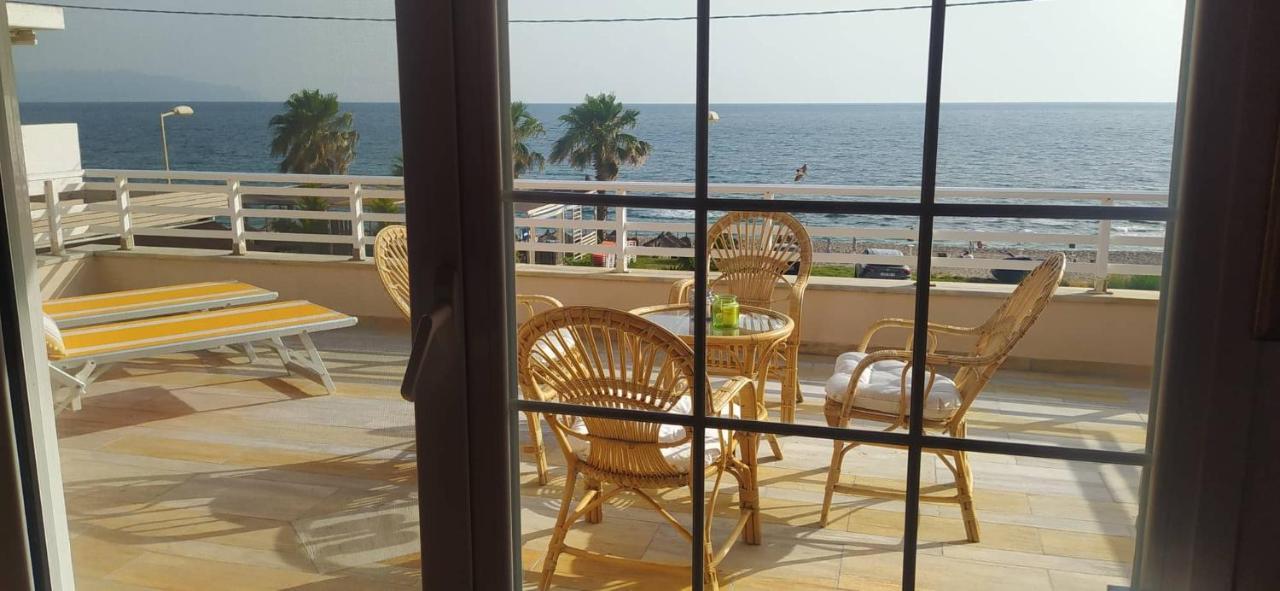 Suite In Front Of The Sea Nea Thesi エクステリア 写真